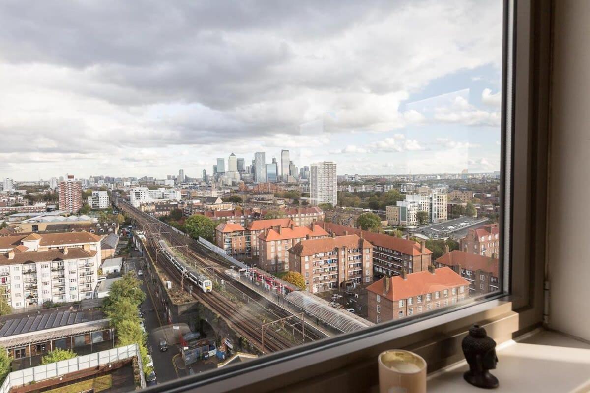 2 Bedroom East With Amazing Views * Londra